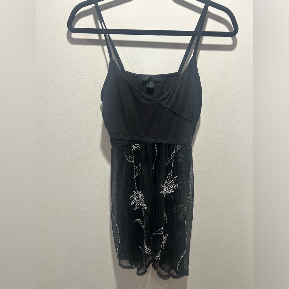 ATMOSPHERE size 10 tank top with flowy sheer floral mesh flared hem. Thin strap